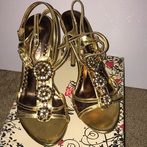 Shoes gold